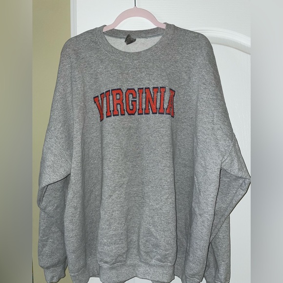 Virgina Crewneck - Picture 1 of 1